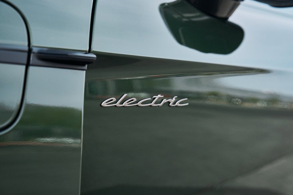 Used 2026 Porsche Taycan Turbo S image 11