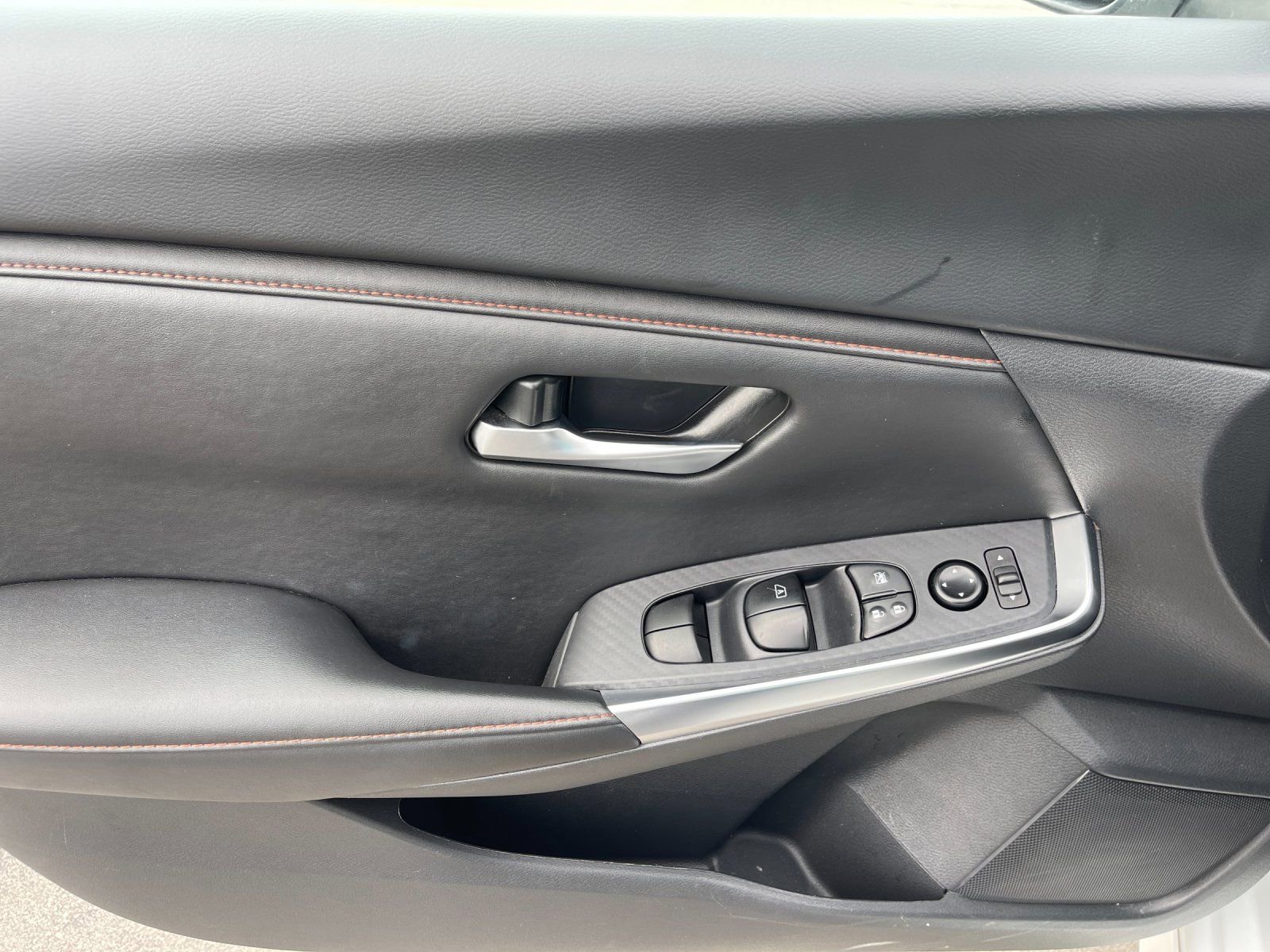 Used 2025 Nissan Sentra SR image 12