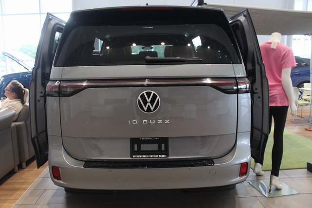 New 2025 Volkswagen ID. Buzz Pro S image 4