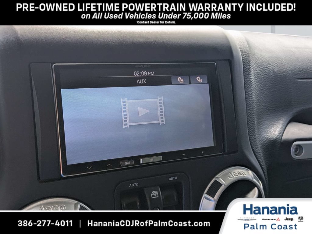 Used 2017 Jeep Wrangler Unlimited Rubicon w/ Connectivity Group AWD/4WD image 18