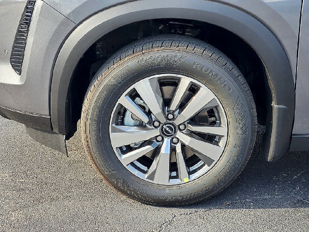 New 2026 Nissan Pathfinder SL FWD image 11