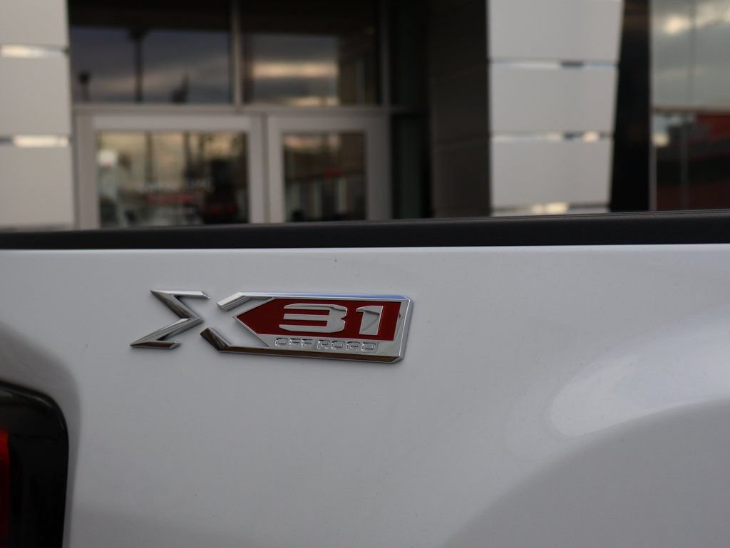 New 2026 GMC Sierra 2500 SLE AWD/4WD image 15
