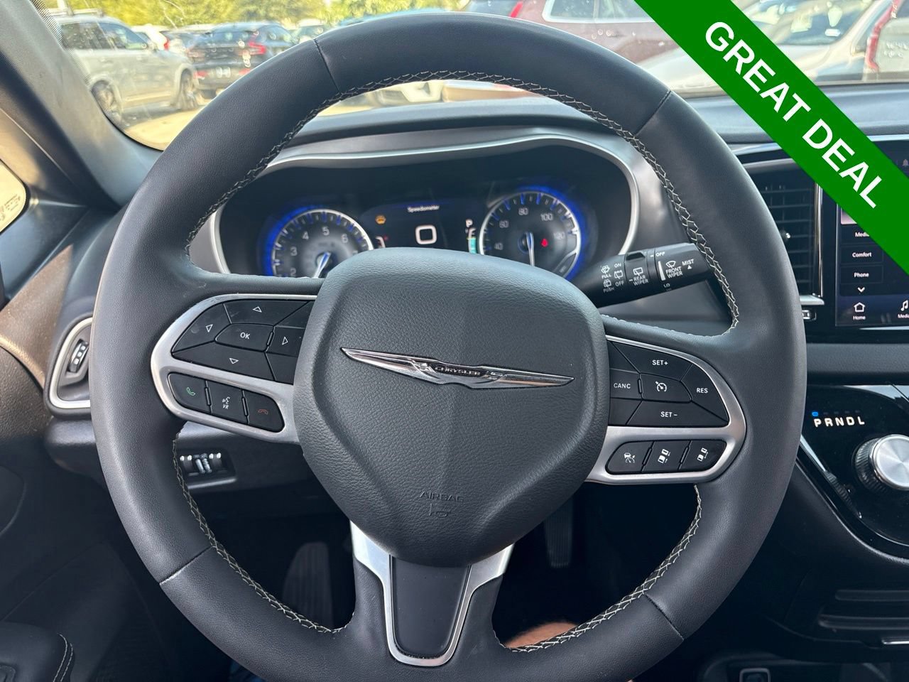 Used 2025 Chrysler Pacifica Select FWD image 25