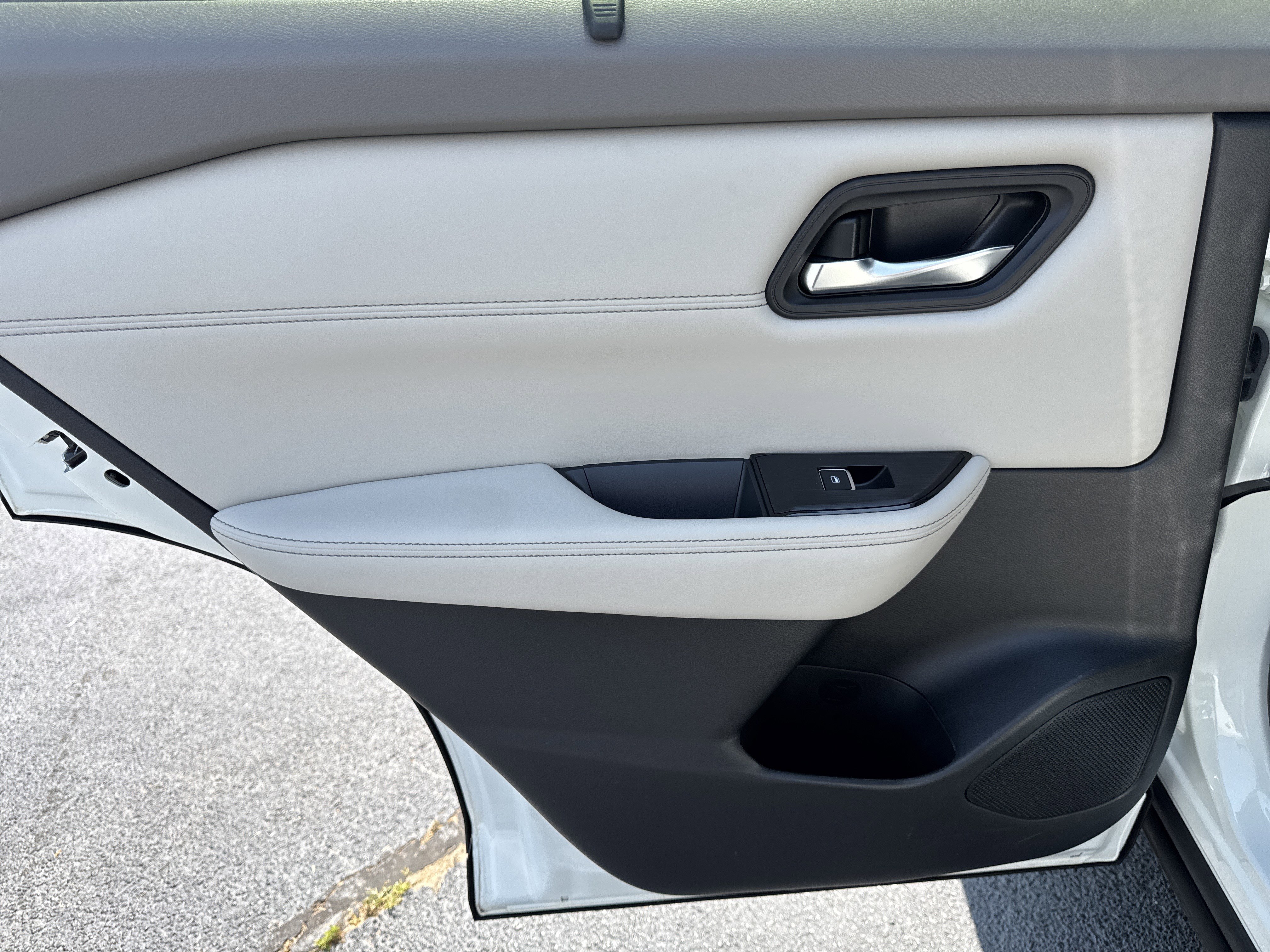 Used 2023 Nissan Rogue SL w/ SL Premium Package FWD image 25