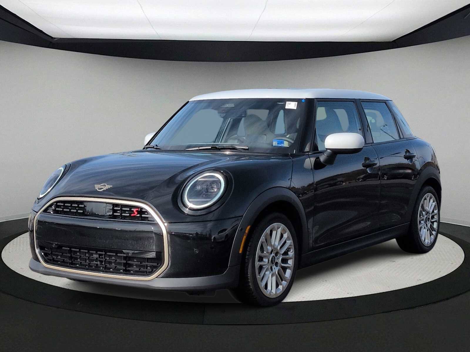 Used 2025 MINI Cooper S image 4