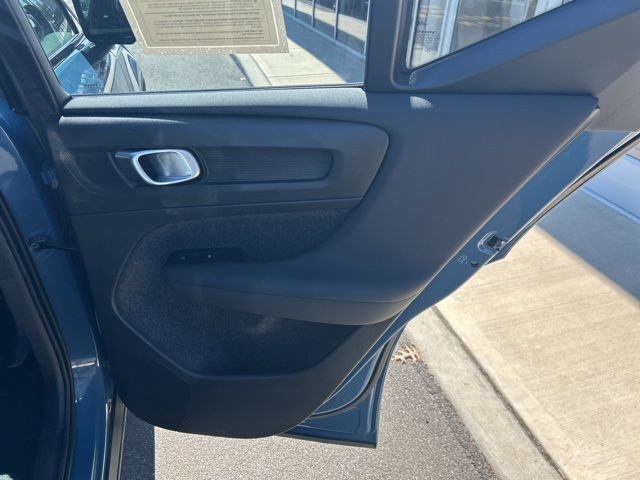 Used 2025 Volvo XC40 B5 Plus AWD/4WD image 12