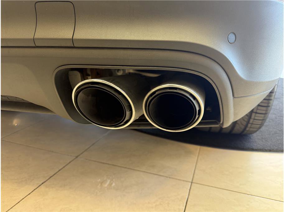 Used 2022 Porsche Cayenne E-Hybrid w/ Premium Plus Package image 29