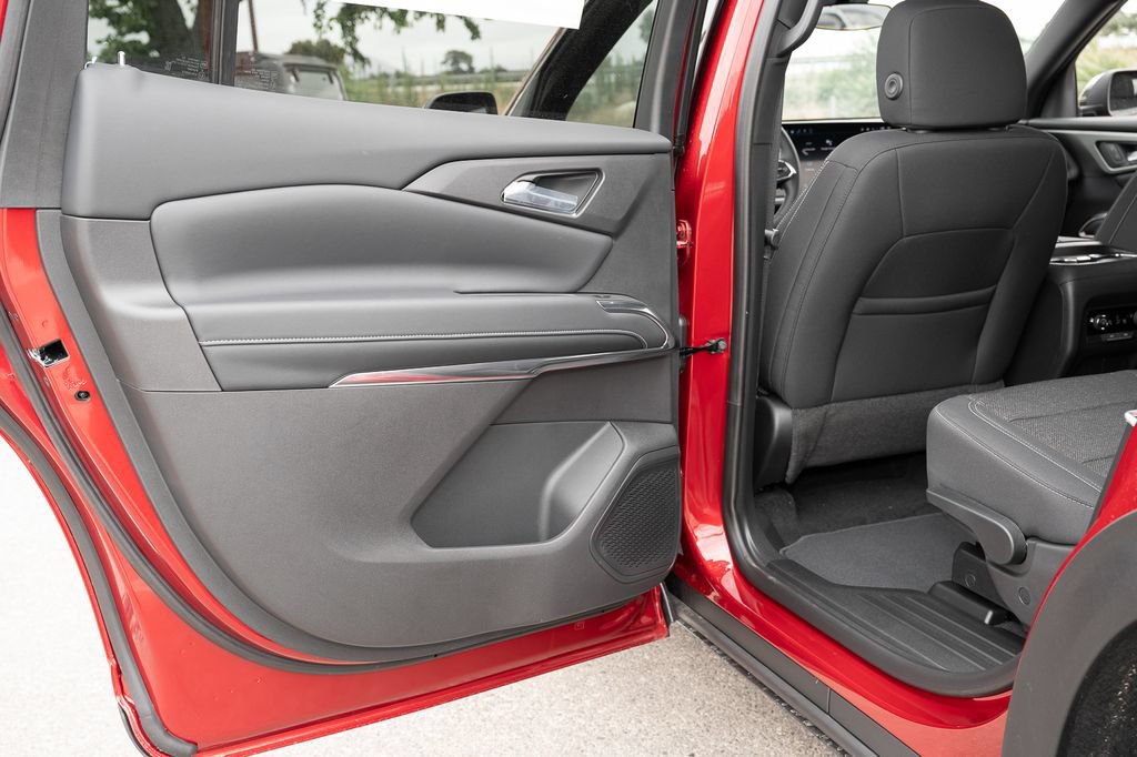 New 2026 Chevrolet Traverse LT FWD image 34