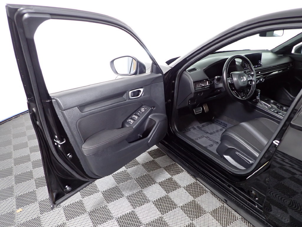 Used 2023 Honda Civic Sport image 16