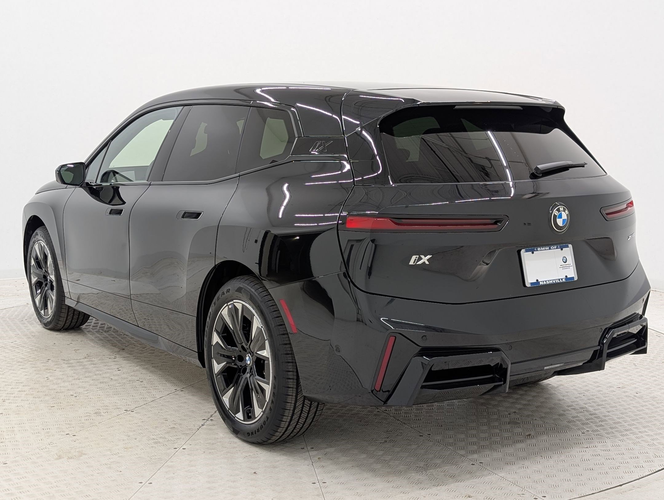 New 2026 BMW iX xDrive60 w/ M Sport Package image 3