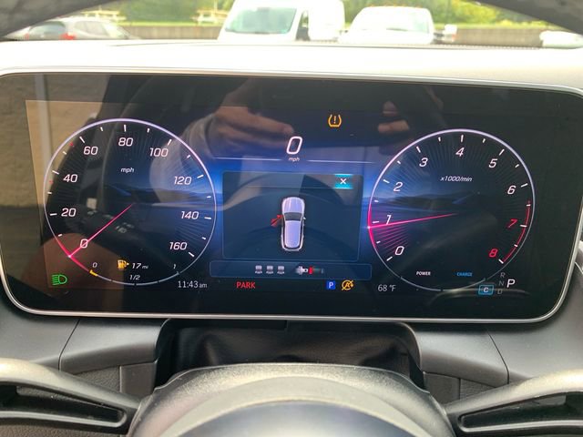 Used 2025 Mercedes-Benz GLC 300 4MATIC image 22