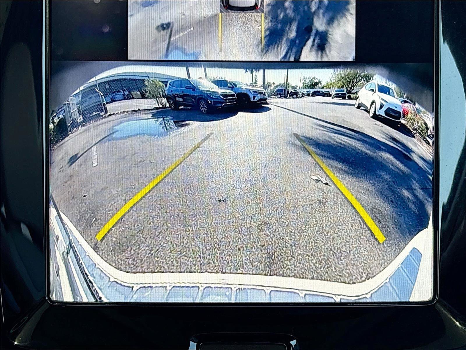 Used 2025 Volvo V60 B5 Cross Country Plus image 14