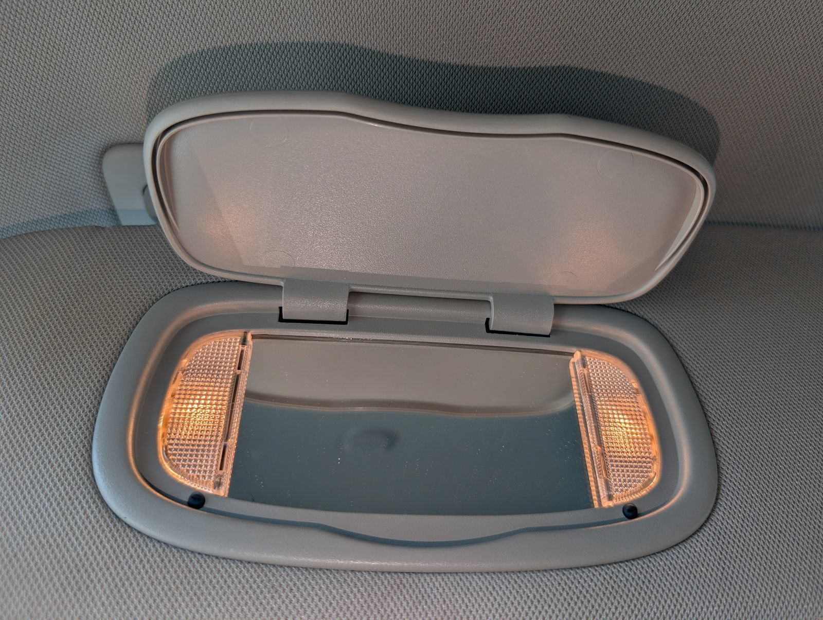 Used 2023 Chrysler Voyager LX FWD image 35