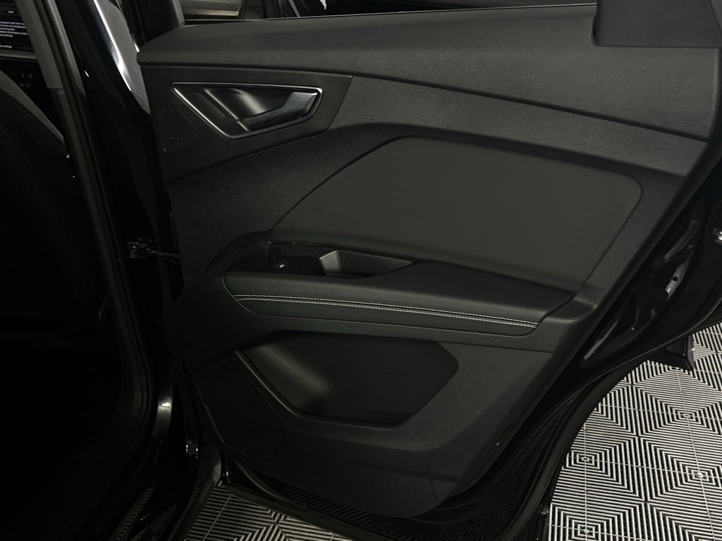 Used 2023 Audi Q4 e-tron Prestige image 23