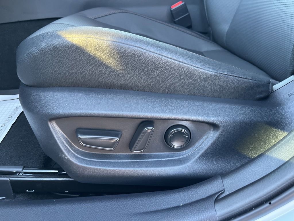 Used 2025 Toyota Camry XLE w/ Premium Package image 53