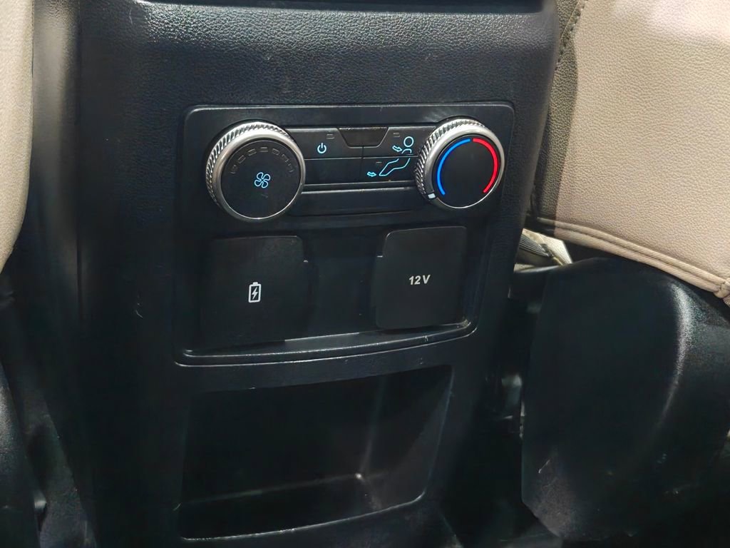 Used 2021 Ford Explorer XLT image 32