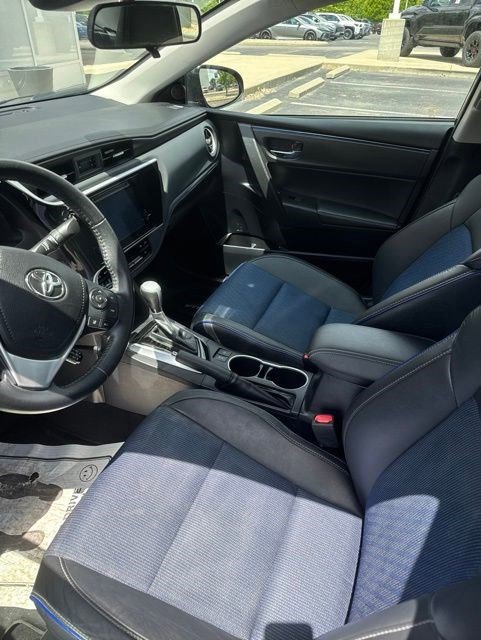 Used 2019 Toyota Corolla SE w/ SE Premium Package FWD image 7
