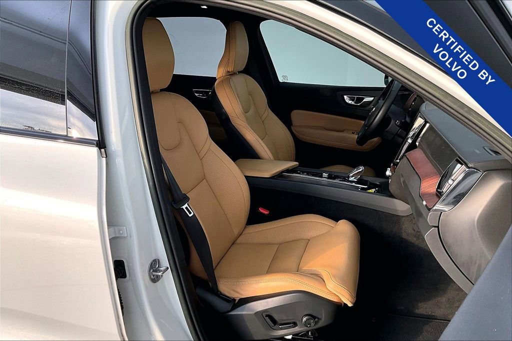 Used 2023 Volvo XC60 B5 Ultimate w/ Protection Package Premier image 10