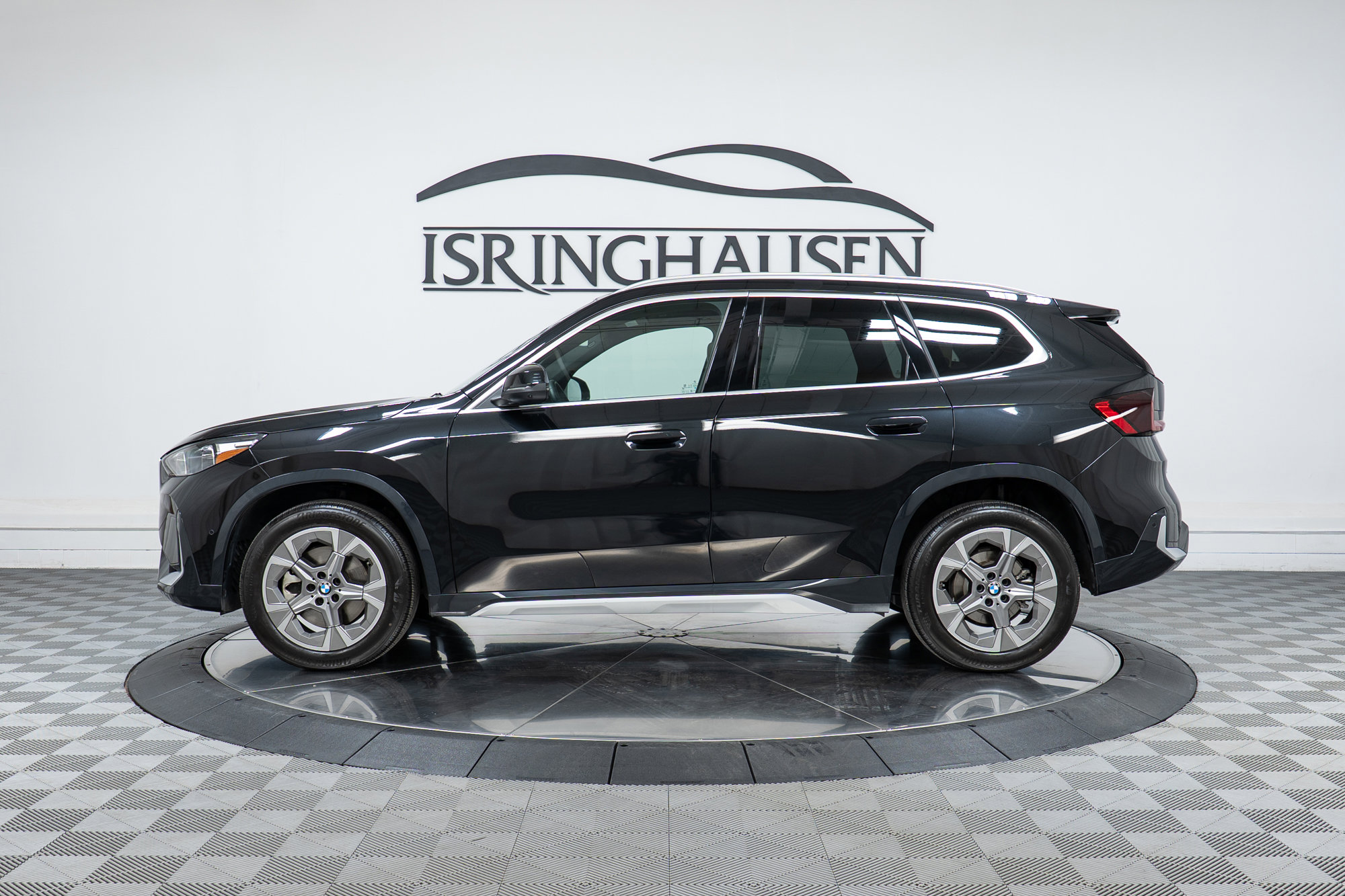 Used 2025 BMW X1 xDrive28i w/ Technology Package image 8