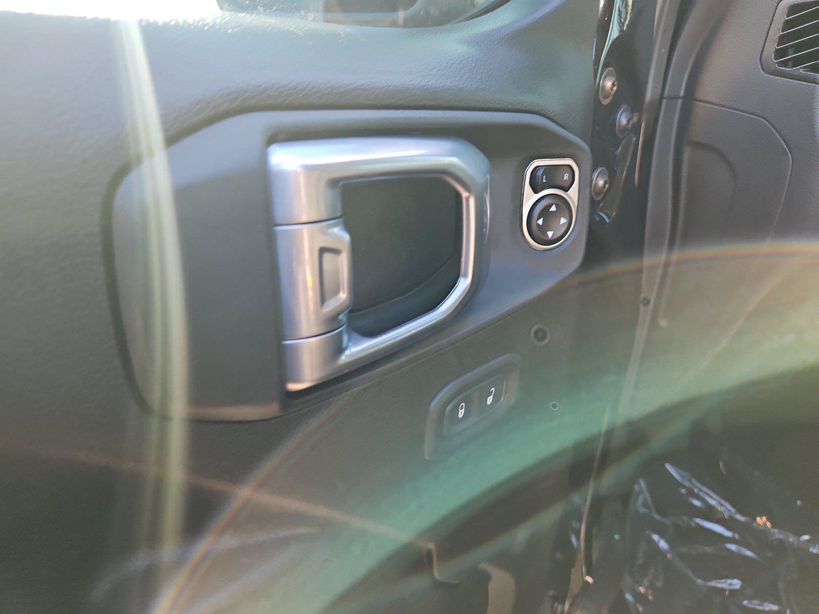 Used 2023 Jeep Gladiator Mojave w/ Trailer Tow Package AWD/4WD image 18
