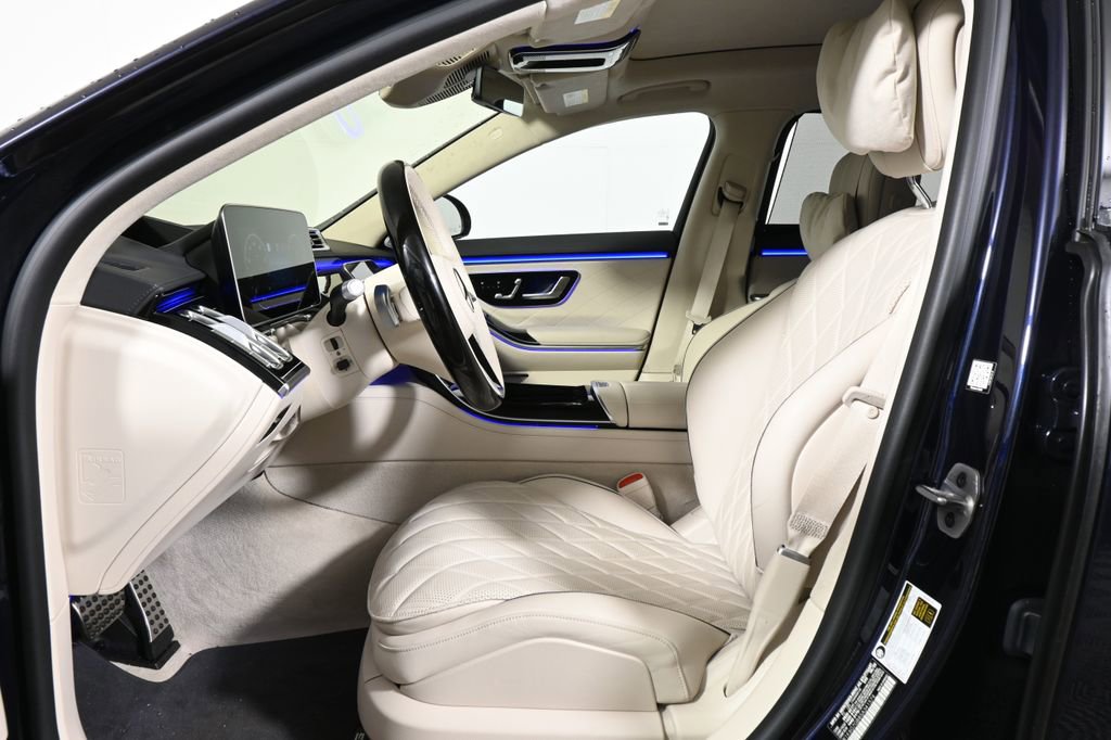 Used 2025 Mercedes-Benz S 580 4MATIC Sedan image 3