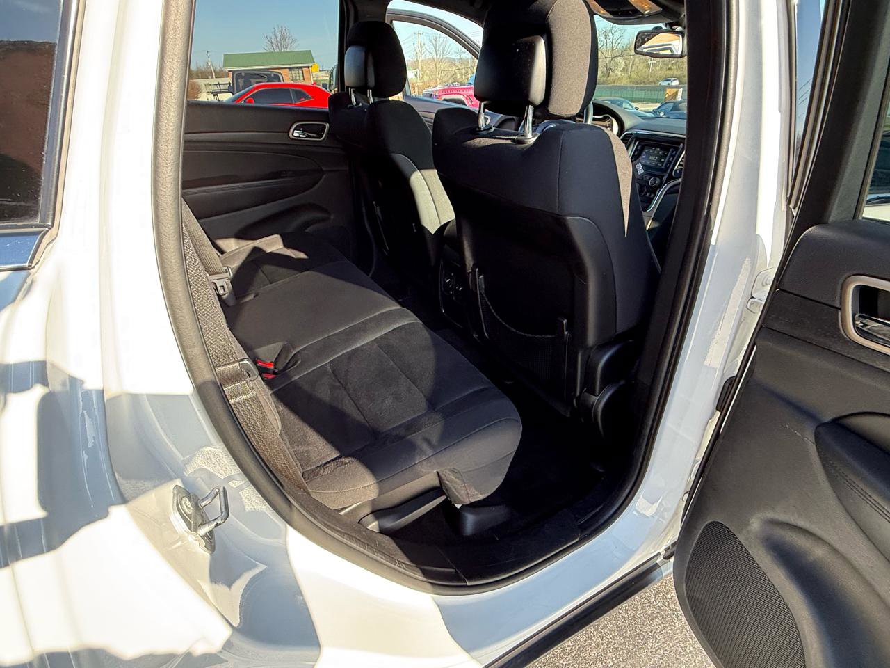 Used 2015 Jeep Grand Cherokee Laredo w/ Quick Order Package 23E image 31