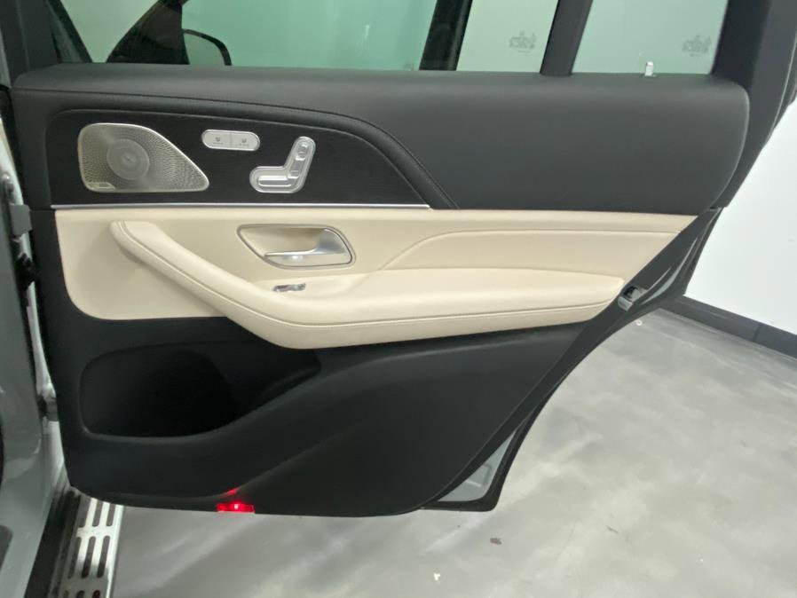Used 2024 Mercedes-Benz GLS 63 AMG 4MATIC image 19