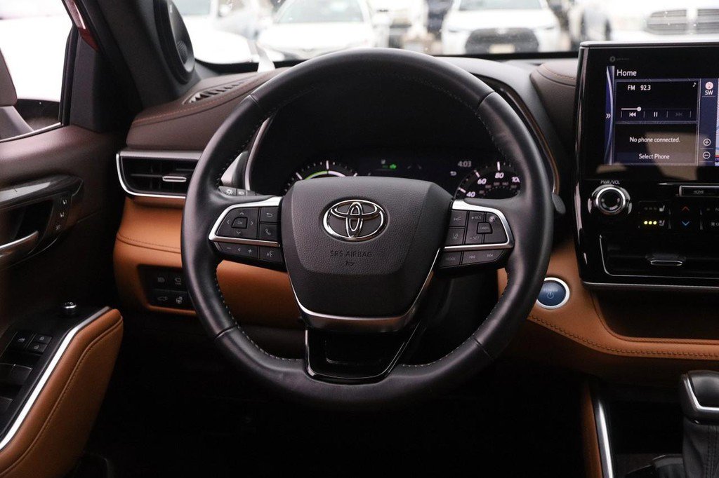 Used 2021 Toyota Highlander Platinum AWD/4WD image 25