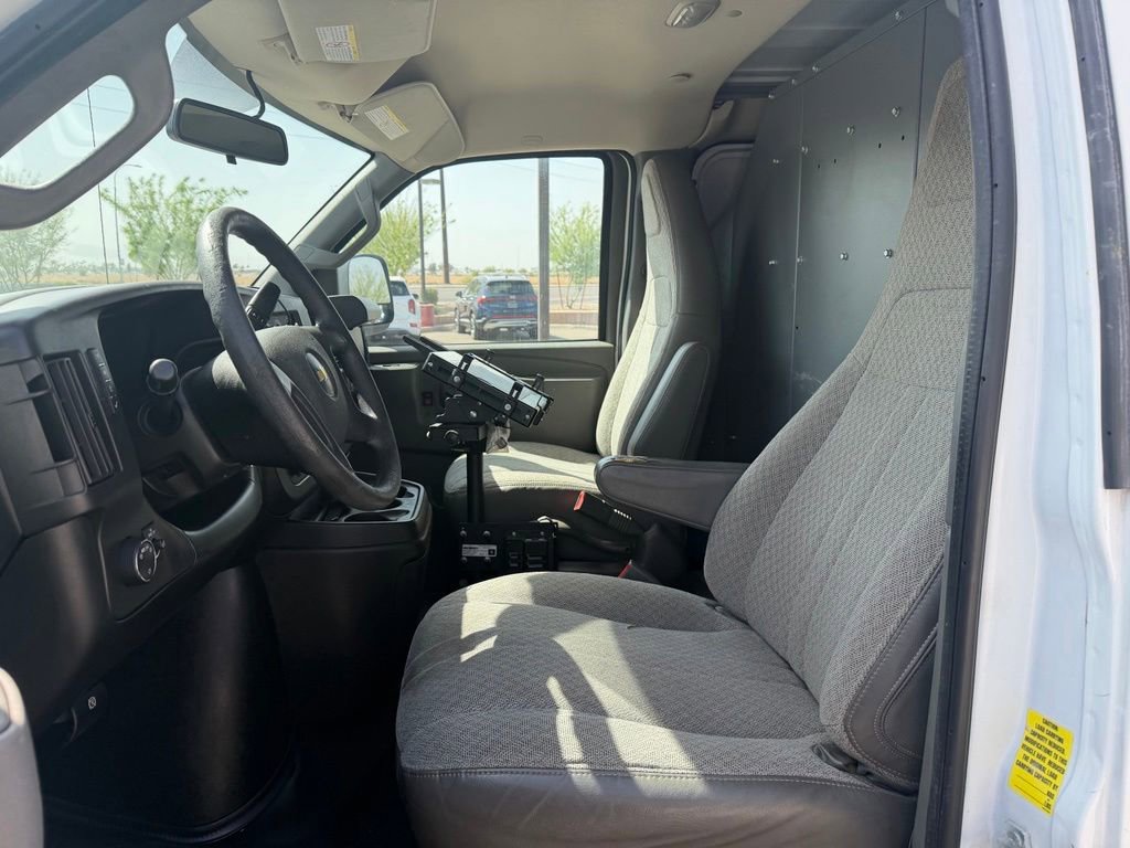 Used 2020 Chevrolet Express 2500 RWD image 17