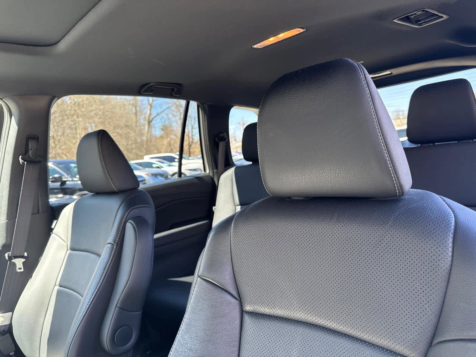 Used 2023 Honda Passport EX-L image 16