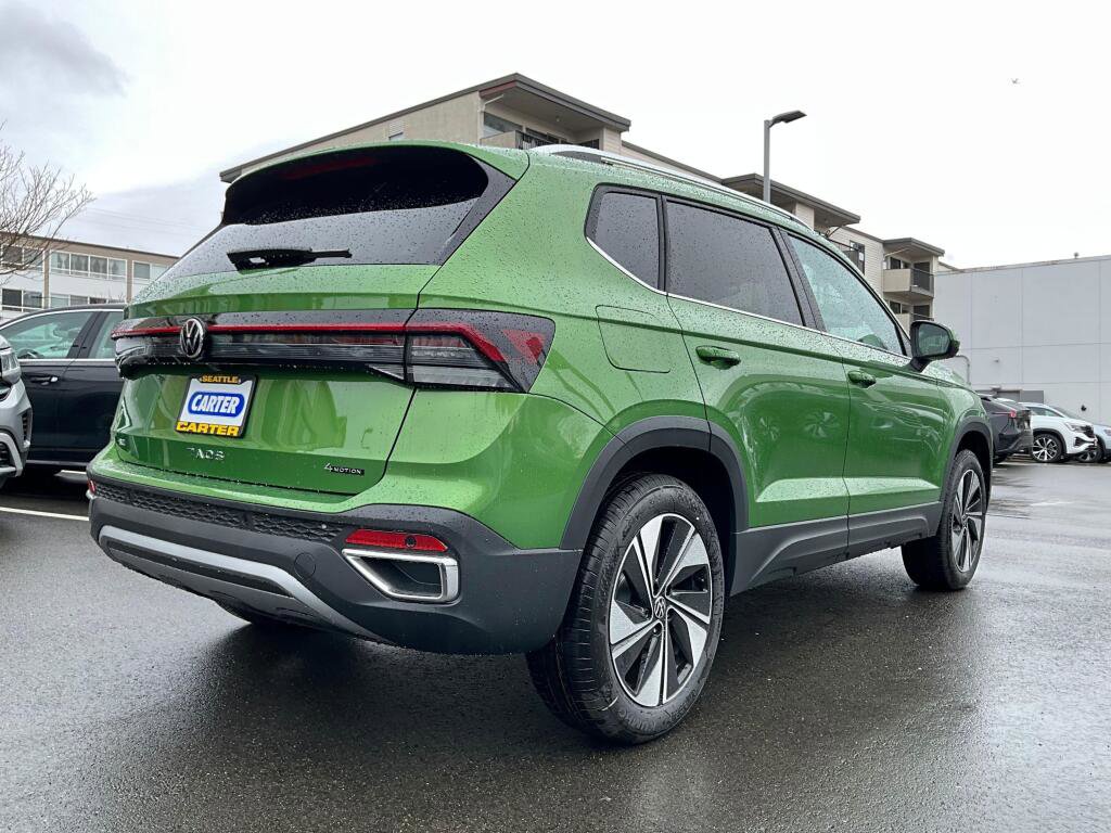 New 2026 Volkswagen Taos SE image 8