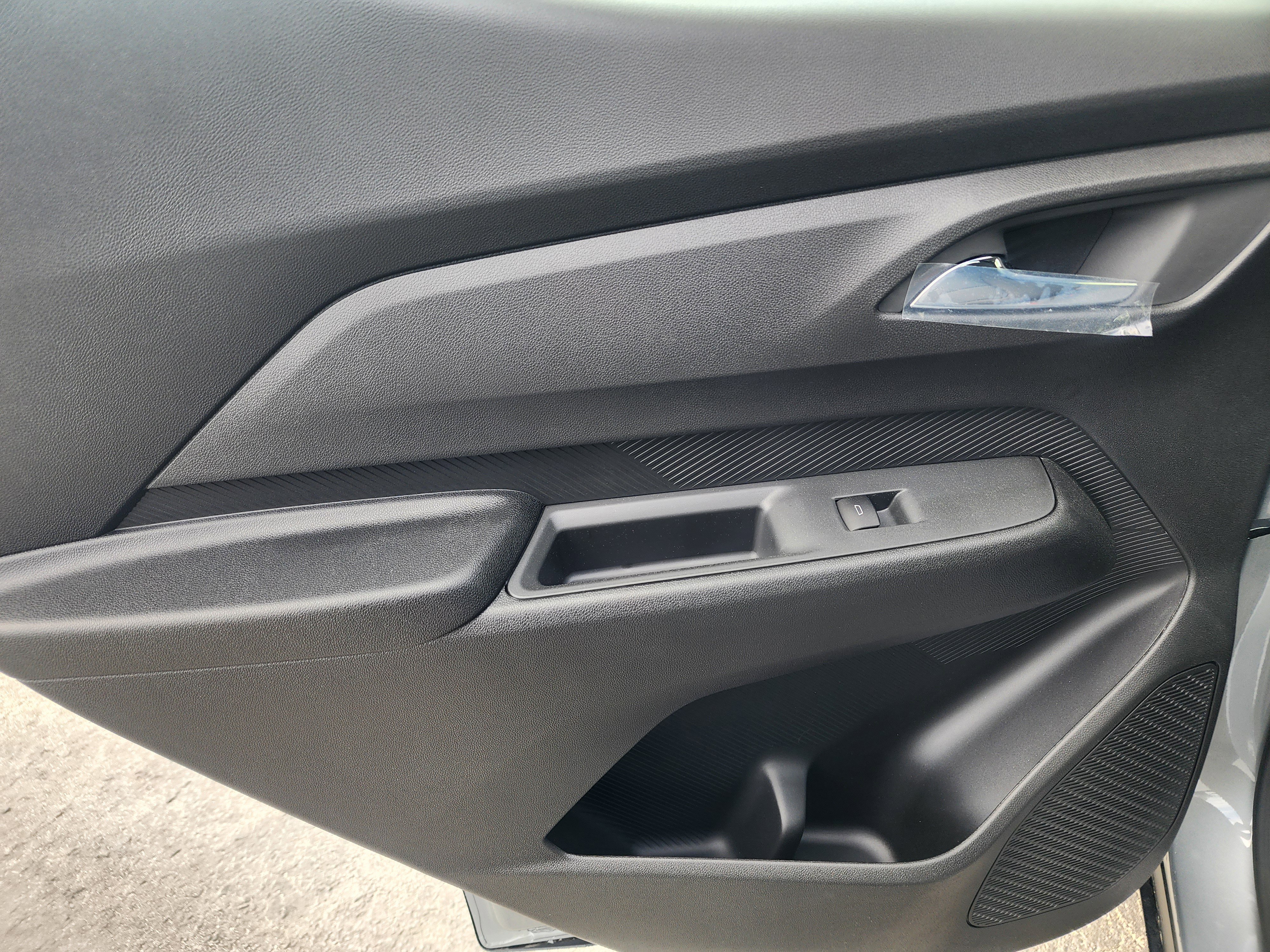 New 2027 Chevrolet Bolt LT image 15