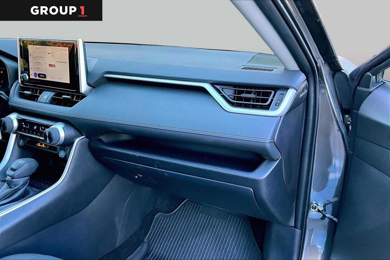 Used 2025 Toyota RAV4 LE AWD/4WD image 19