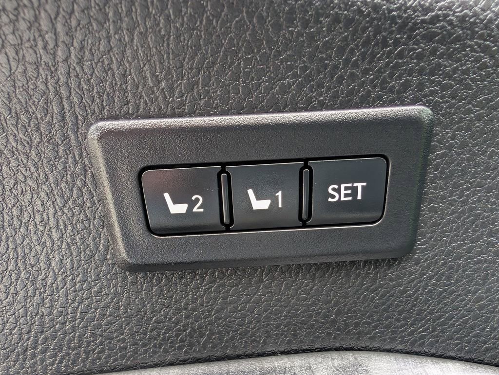 Used 2017 Toyota RAV4 Platinum AWD/4WD image 16