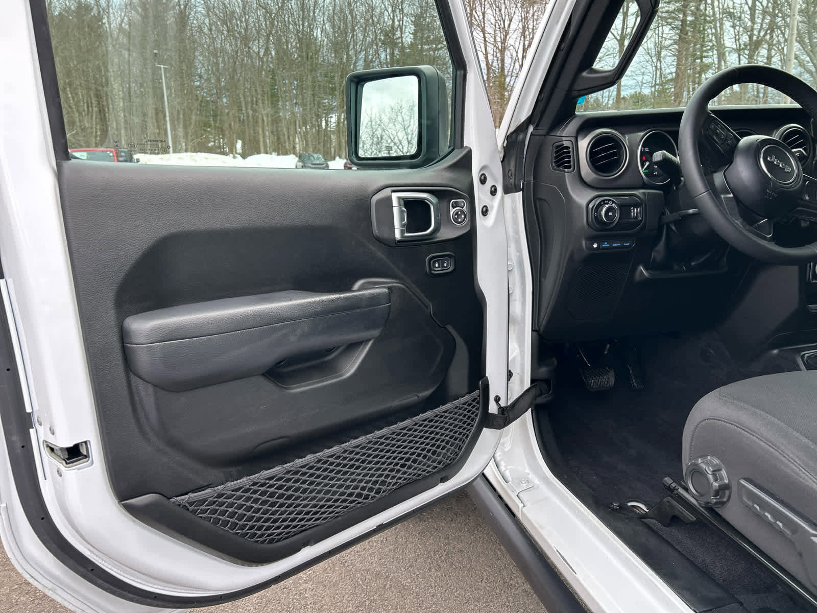 Used 2023 Jeep Wrangler Unlimited image 18