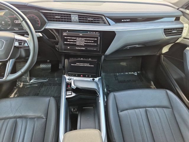 Certified 2024 Audi Q8 e-tron Premium Plus w/ Premium Plus Package AWD/4WD image 13