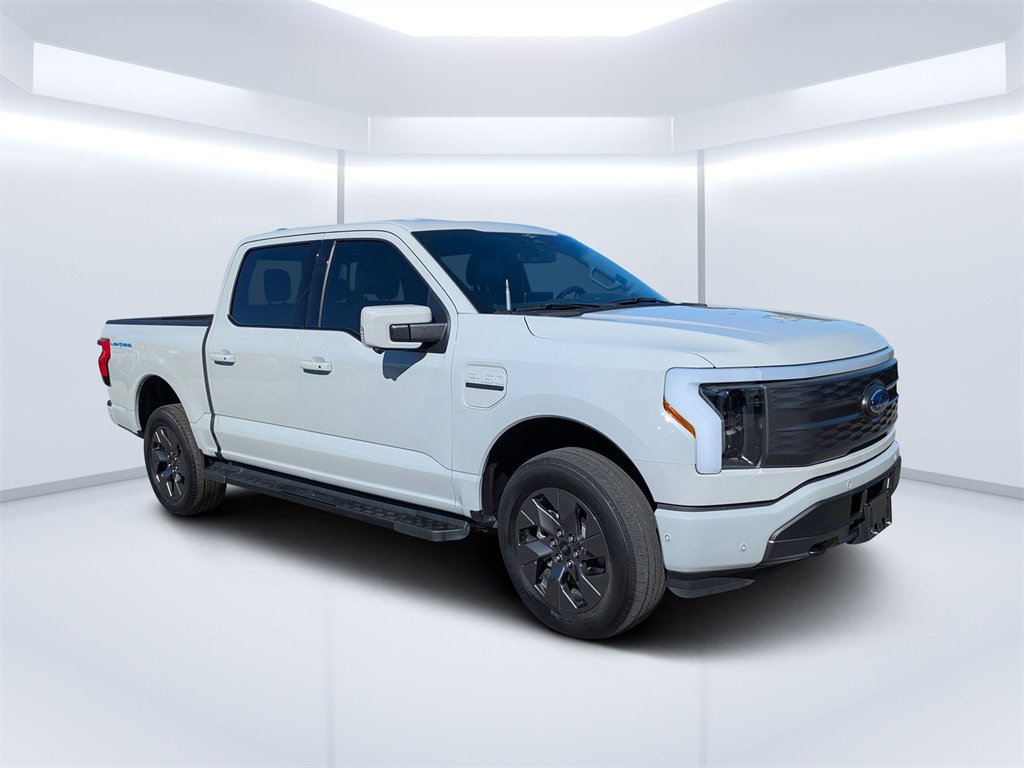 Used 2023 Ford F150 Lightning Lariat image 36