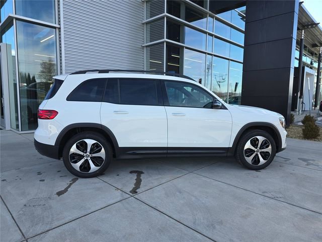 Used 2025 Mercedes-Benz GLB 250 4MATIC image 2