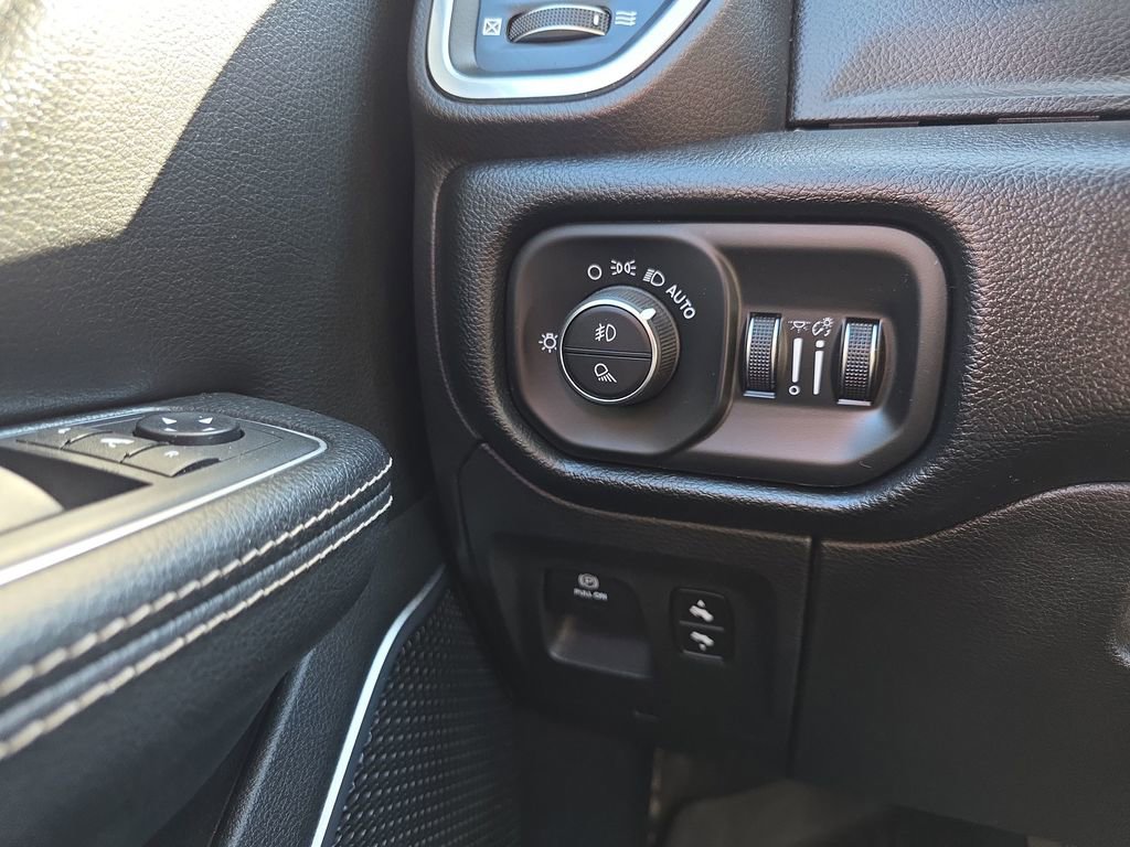 Used 2019 RAM 1500 Laramie image 16