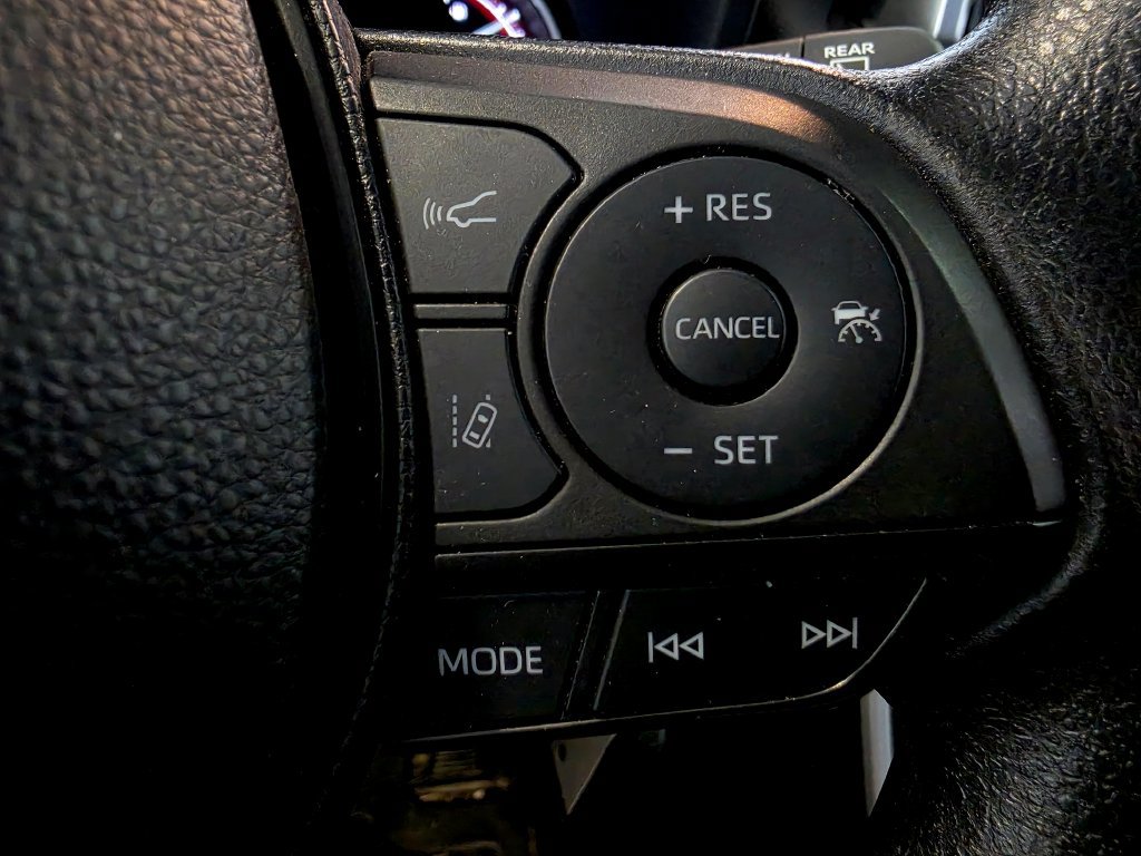 Used 2025 Toyota RAV4 LE AWD/4WD image 17