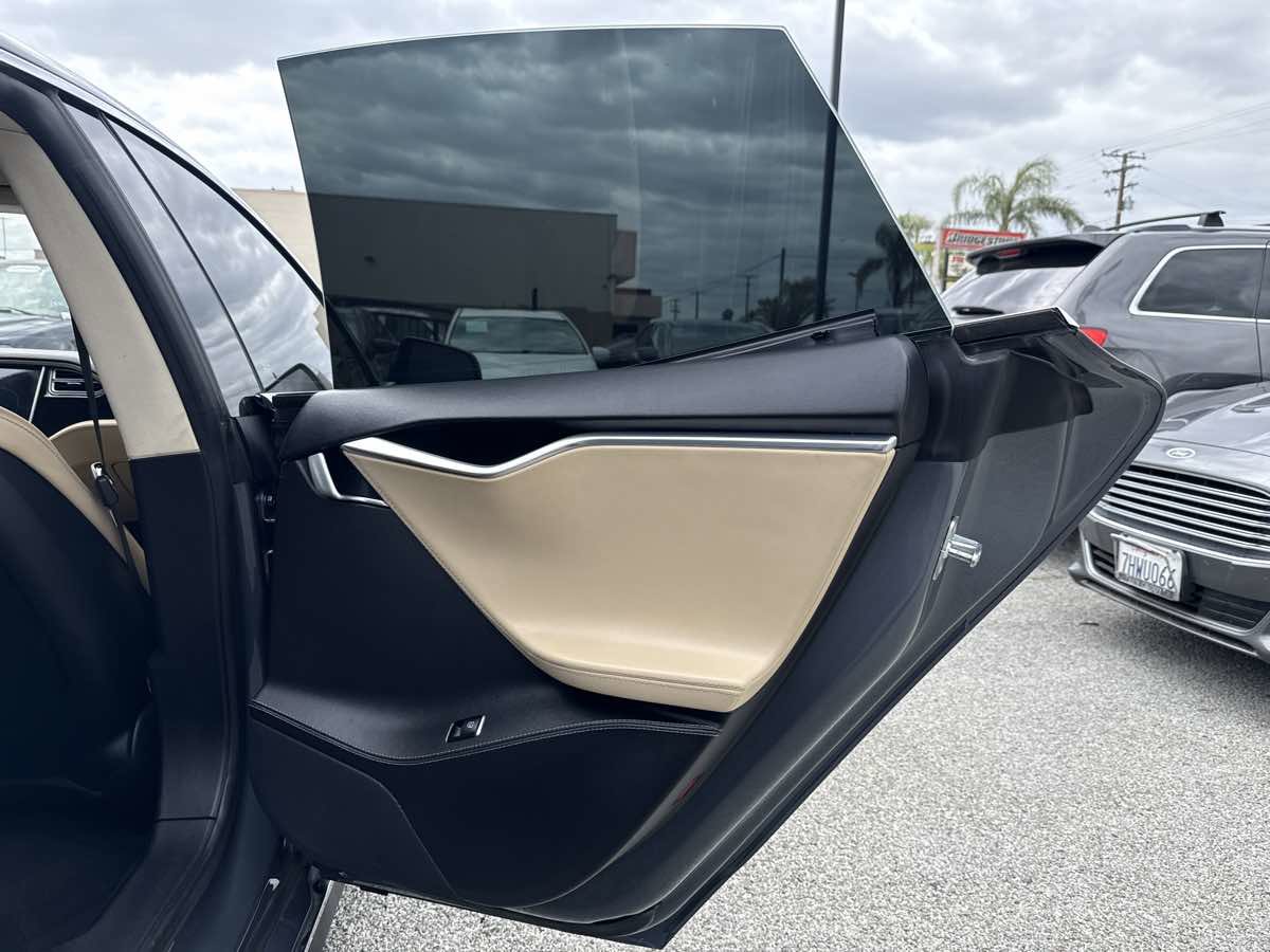 Used 2014 Tesla Model S 85 RWD image 16