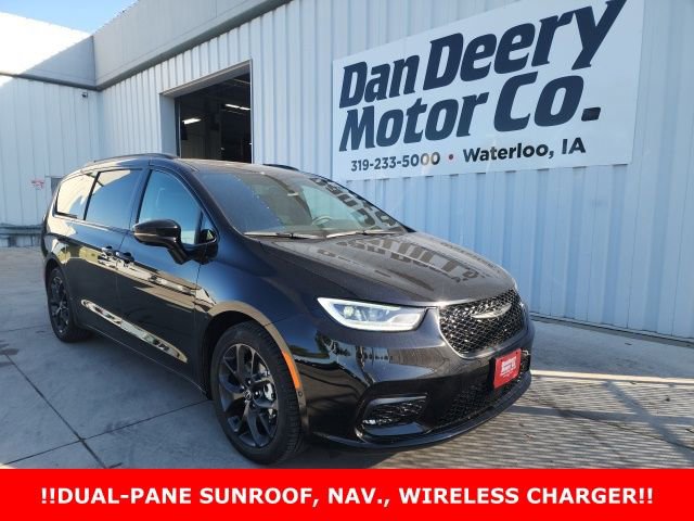 New 2026 Chrysler Pacifica Limited w/ S Appearance Package