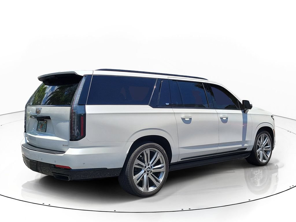 Used 2025 Cadillac Escalade ESV Sport Platinum AWD/4WD image 4