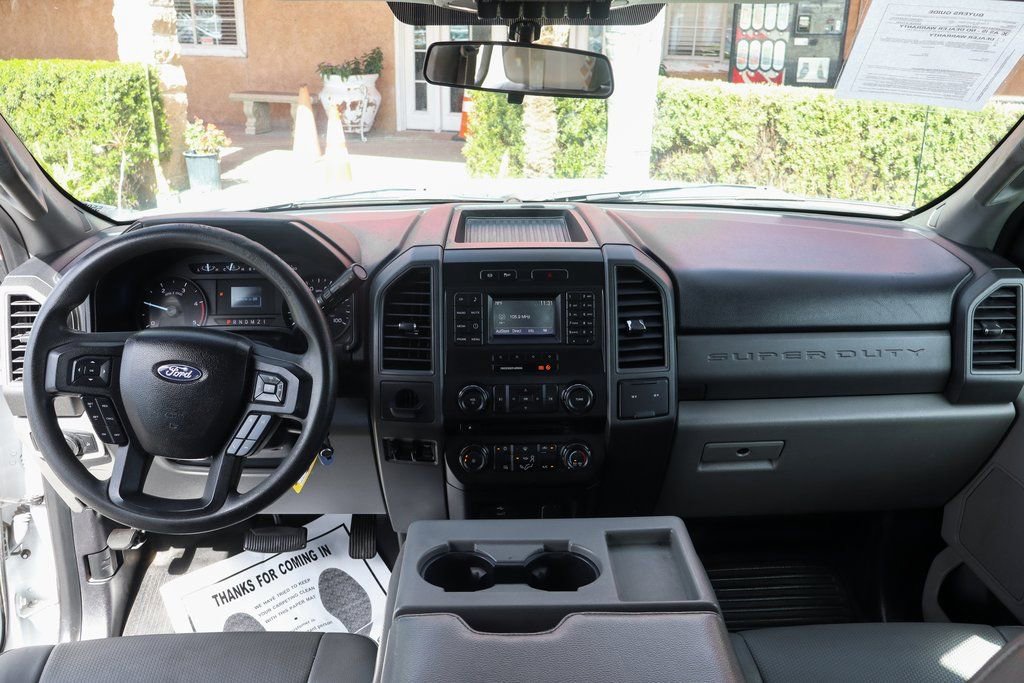 Used 2017 Ford F550 2WD Crew Cab Super Duty image 27