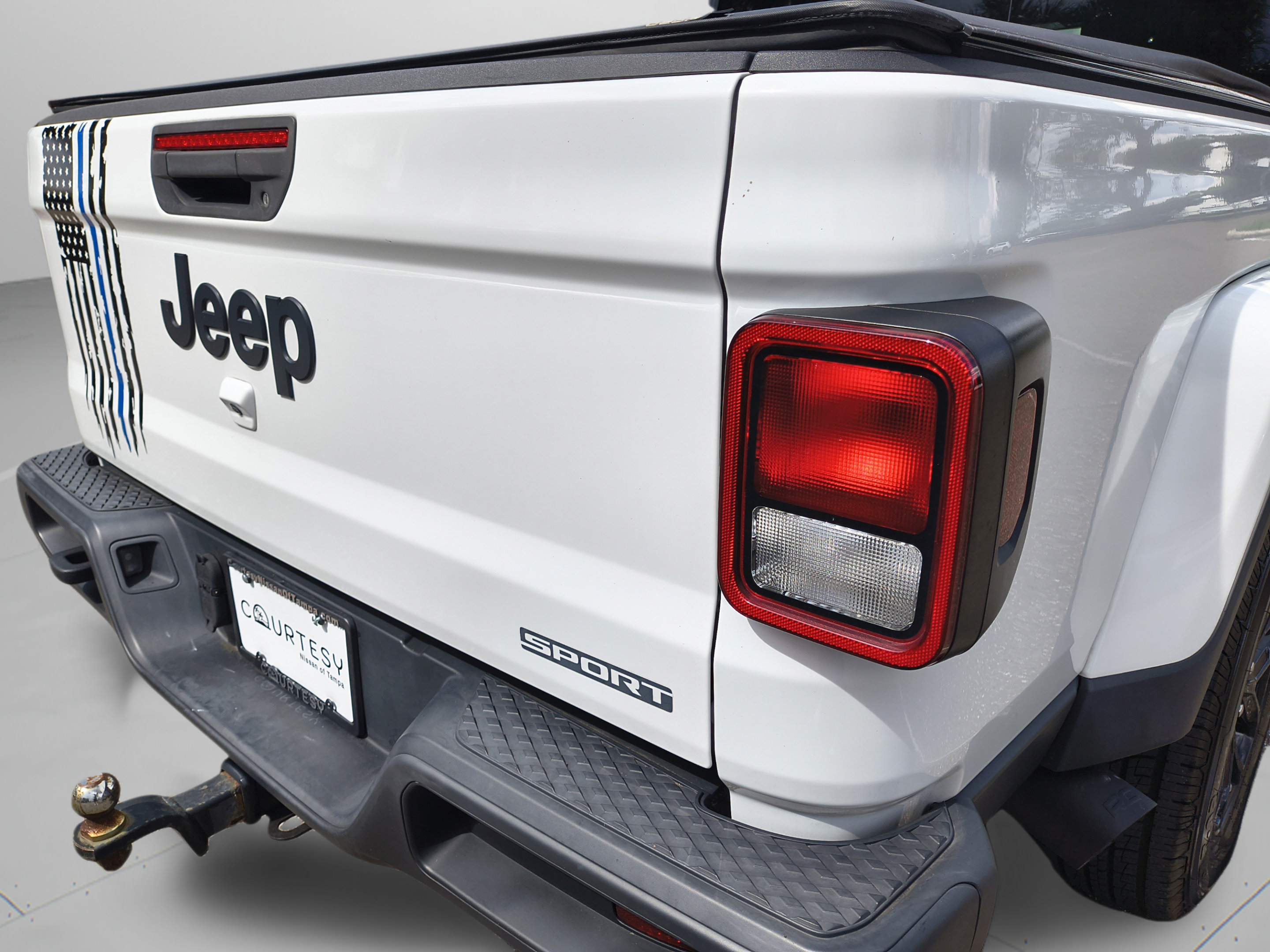 Used 2021 Jeep Gladiator Sport AWD/4WD image 32