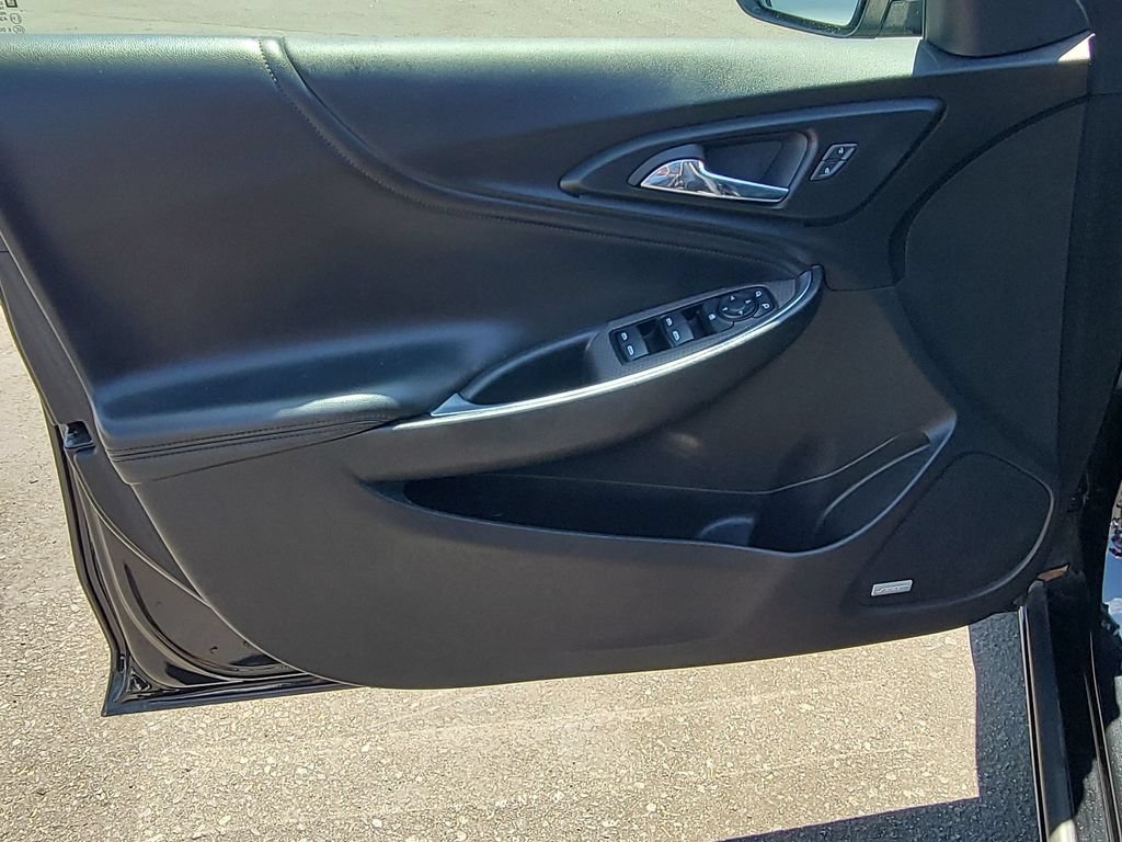 Used 2018 Chevrolet Malibu LT w/ Leather Package FWD image 21