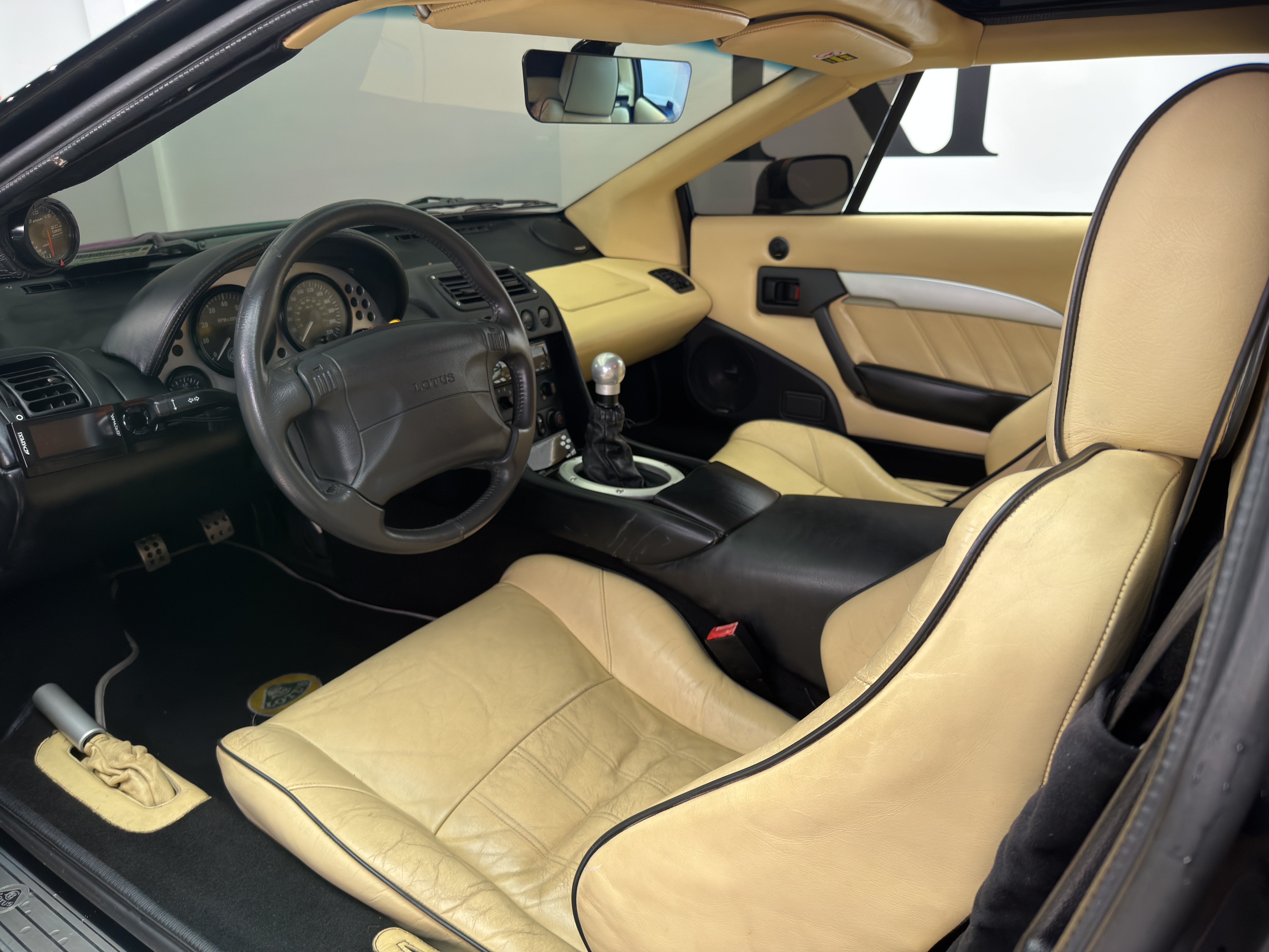 Used 2002 Lotus Esprit RWD image 16