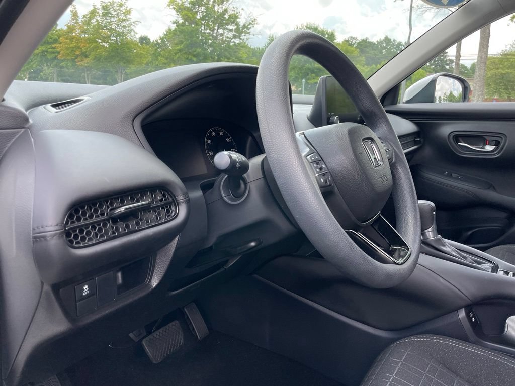 Certified 2025 Honda HR-V LX image 27