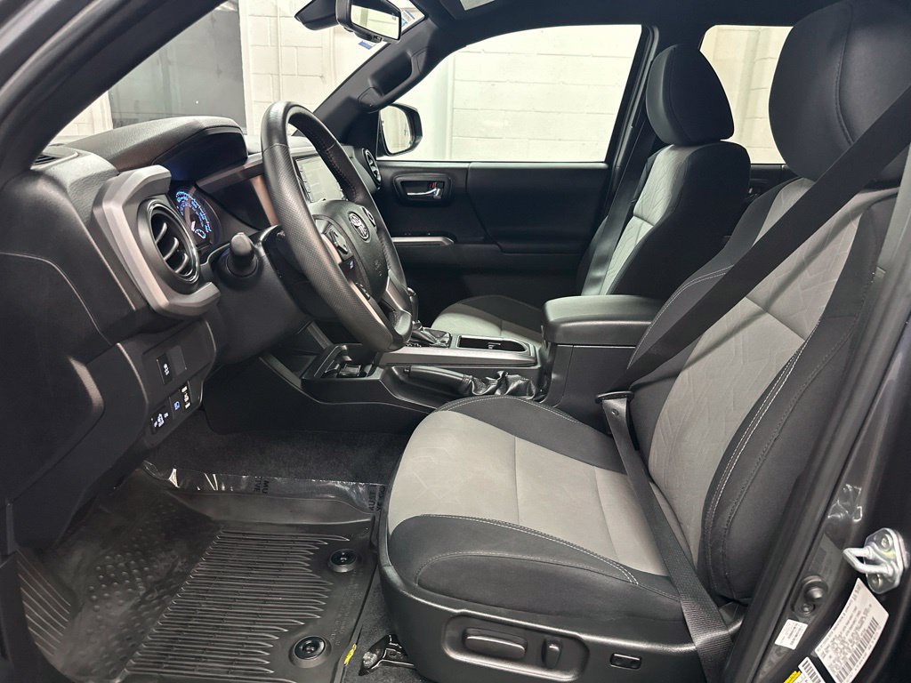 Used 2023 Toyota Tacoma TRD Sport w/ Technology Package AWD/4WD image 19