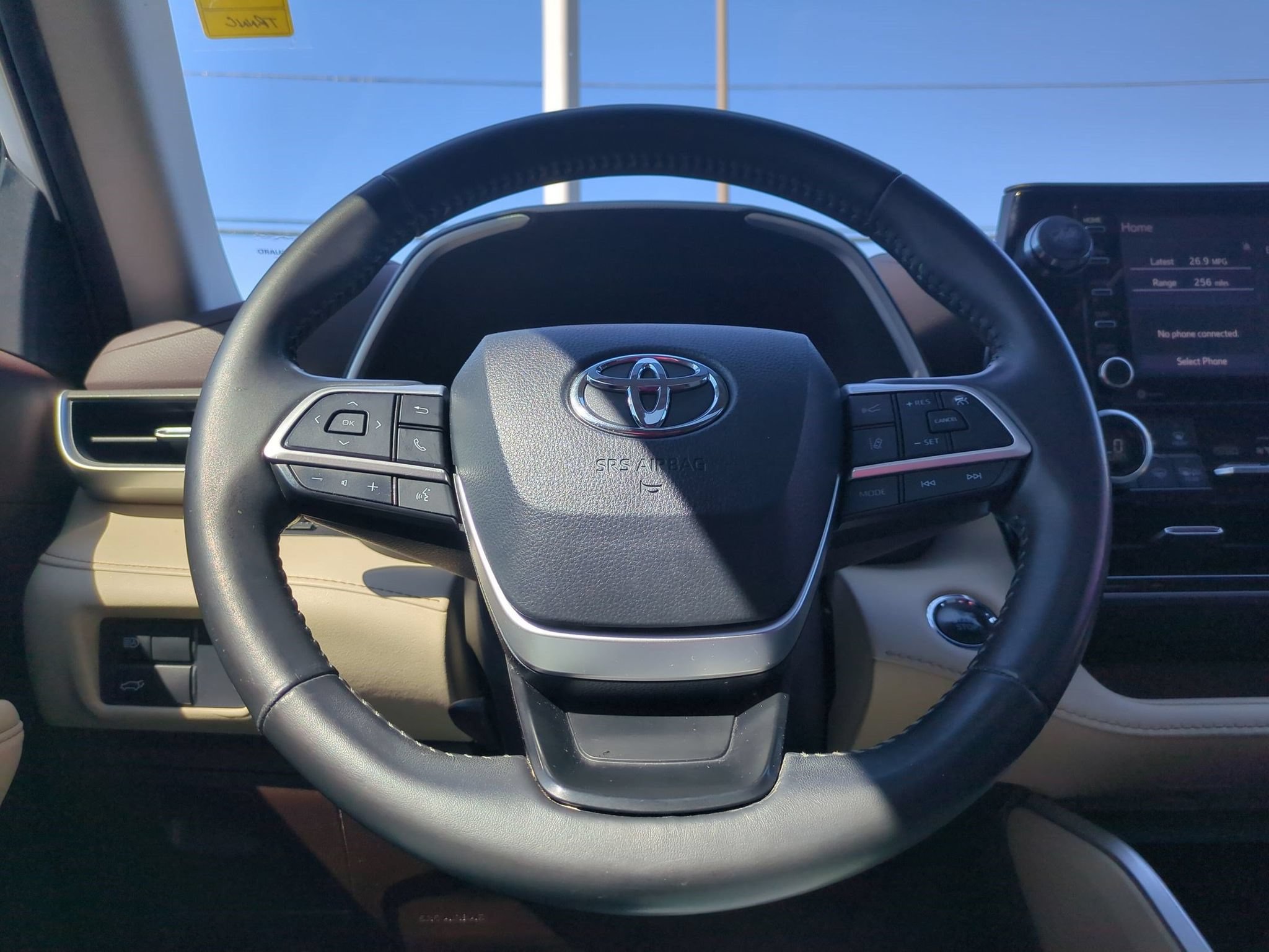 Used 2022 Toyota Highlander XLE FWD image 15
